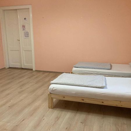 Gogol24 Hostel Szeged Bagian luar foto