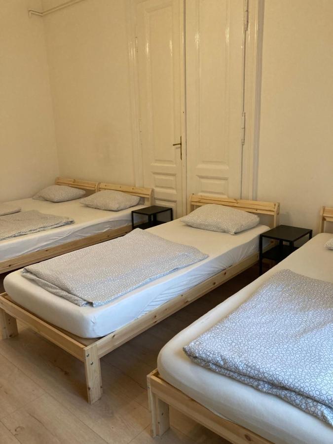 Gogol24 Hostel Szeged Bagian luar foto