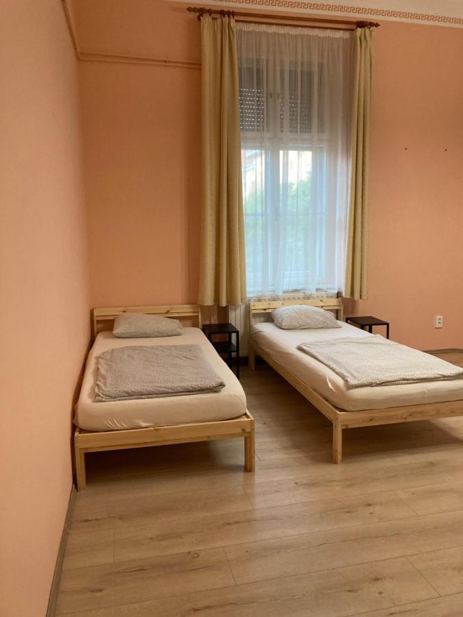 Gogol24 Hostel Szeged Bagian luar foto